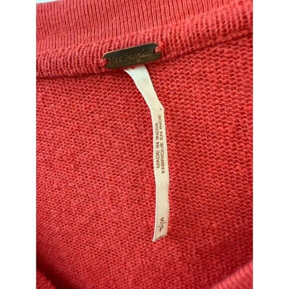 Free People Women's Embroidered Floral Velvet Oversized Red Sweater sz. Small - Picture 5 of 6